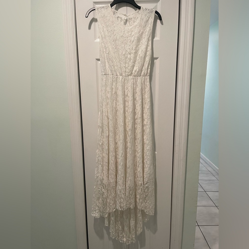 White / Off-white / Cream wedding dress with small train. Size Large